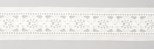 Шитье-вышивка на батисте, 35 мм, цвет белый. Арт 01052/01