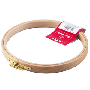 Пяльцы круглые с замком, высота обода 18 мм, диаметр 18,5 см. Арт 209-4                   