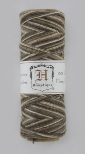 Шнур из пеньки HEMPTIQUE на катушках #10 - 0,5 мм, 62,5 м, 25 г. Арт HS10VA-EARTHY           