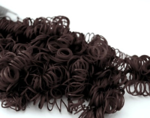 Волосы кудряшки, цвет темно коричневый. Арт 22447/т.кор.