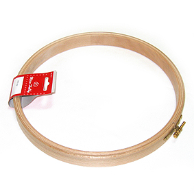 Пяльцы круглые с замком, высота обода 25 мм, диаметр 27,5 см. Арт 211-10                  