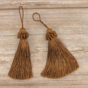 Кисть декоративная на шнуре, длина 95 мм, цвет шоколадный. Арт KY - 06-col.PE - 18