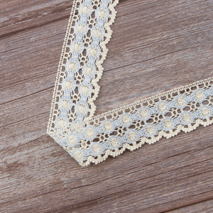 Мерсеризованное хлопковое кружево, 40 мм, цвет экрю с голубым. Арт 3680/98