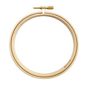 Пяльцы круглые с замком, диаметр 12 см. Арт 92-3