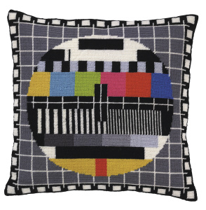 Набор для вышивания подушки "Телеэкран". Арт 83-5000                 