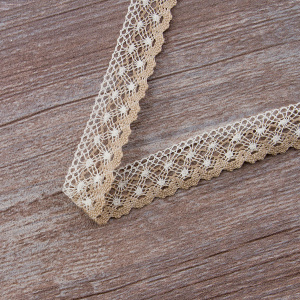 Мерсеризованное хлопковое кружево, 20 мм, цвет бежевый с белым. Арт 2019/Z2