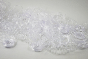 Волосы кудряшки, длина в упаковке 180 см, цвет белый. Арт 22447/белый