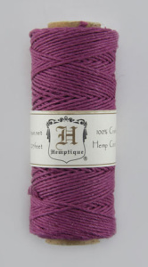 Шнур из пеньки HEMPTIQUE на катушке #20 - 1 мм, 62 ,5 м, 50 г. Арт HS20CO-DRKPNK           