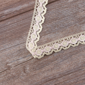 Мерсеризованное хлопковое кружево, 23 мм, цвет бежевый/светло-розовый. Арт 3679/95