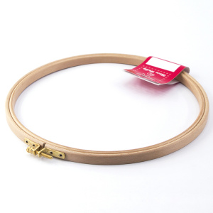 Пяльцы круглые с замком, высота обода 12 мм, диаметр 25 см. Арт 206-8                   