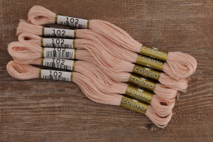 Мулине COSMO однотонный цвет  102       . Арт 25-6/102       