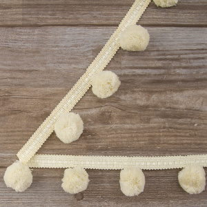 Тесьма с помпонами PASSAN цвет кремовый. Арт PT - 500-col.PE - 80
