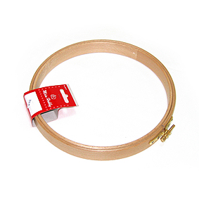 Пяльцы круглые с замком, высота обода 25 мм, диаметр 21,5 см. Арт 211-6                   