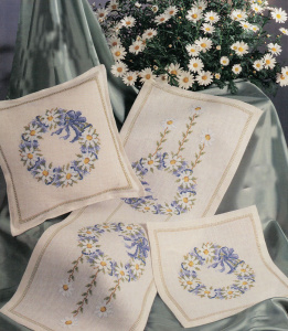 Набор для вышивания салфетки "Венок из ромашек". Арт 44105