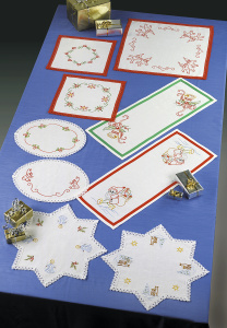 Набор для изготовления скатерти и салфетки. Арт 60-2799R                