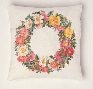 Набор для вышивания подушки "Розы" канва Jobelan 27 ct. Арт 2073