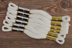 Мулине COSMO однотонный цвет  100       . Арт 25-6/100       