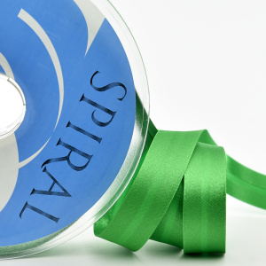 Косая бейка атласная 20 мм, 25 м, цвет 62, майская зелень. Арт 6260-20мм-62            