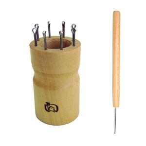 Куколка круглая на 8 крючка, для вязания шнура с иглой в комплекте. Арт 680-8                   