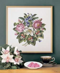 Набор для вышивания "Розы,лилиии и земляника". Арт 70-4145                 