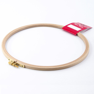 Пяльцы круглые с замком, высота обода  8 мм, диаметр 25 см. Арт 202-8                   