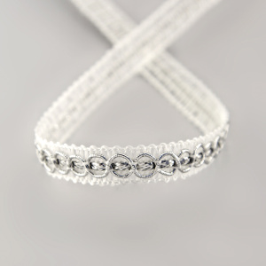 Тесьма PEGA декоративная, белая с люрексом, 9 мм . Арт 844180909DW601          