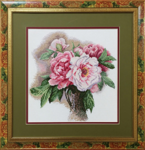 Вышитая картина "Пионы". Арт Модель 06.002.15