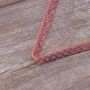 Мерсеризованное хлопковое кружево, 13 мм, цвет пыльно-розовый с сиренево-желтым. Арт 3155/A3