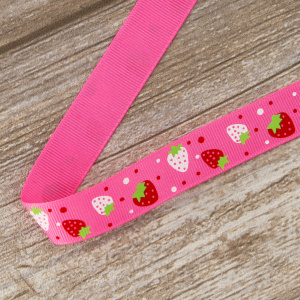 Лента репсовая на картонной мини-катушке "Клубнички". Арт VR20.360