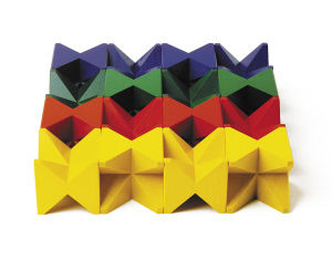 Конструктор дизайнерский NAEF CLASSIC "Spiel" 6+, натуральное дерево, цветной, 16 деталей. Арт 9401