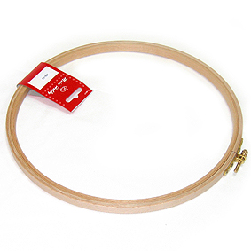 Пяльцы круглые с замком, высота обода 12 мм, диаметр 30,5 см. Арт 206-11                  