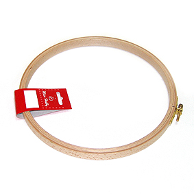 Пяльцы круглые с замком, высота обода 18 мм, диаметр 25 см. Арт 209-8                   