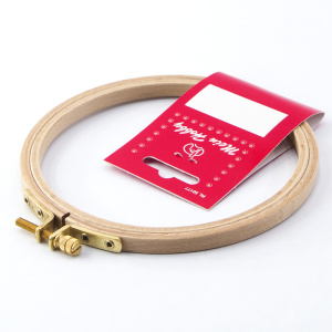 Пяльцы круглые с замком, высота обода  8 мм, диаметр 12,5 см. Арт 202-1                   