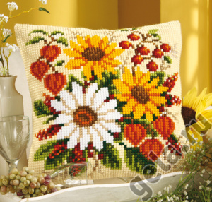 Набор для вышивания подушки "Цветы и ягоды". Арт PN-0008757              
