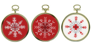 Набор для вышивания елочные украшения "Ледяные звездочки" . Арт PN-0172218