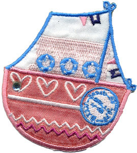 Термоаппликация HKM "Кораблик со стразиком". Арт 32907/1SB