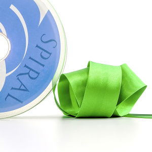 Косая бейка атласная 30 мм, 25 м, цвет 62, майская зелень. Арт 6260-30мм-62            