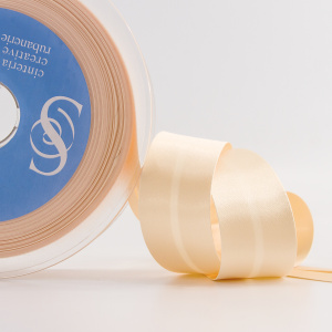 Косая бейка атласная 30 мм, 25 м, цвет 21, персиковый айвори. Арт 6260-30мм-21            