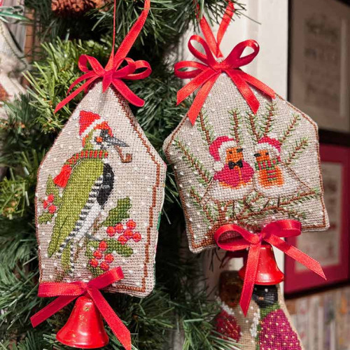 Набор для вышивания елочной игрушки "Little house-Robins"(Маленький домик малиновки). Арт 2686