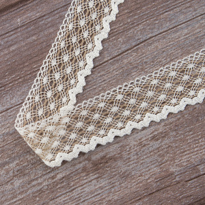 Мерсеризованное хлопковое кружево, 30 мм, цвет белый с бежевым. Арт 2021/Z1