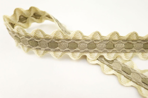 Тесьма декоративная, 24 мм, двойной вьюнок с лентой, серо-бежевая. Арт 13031C/60