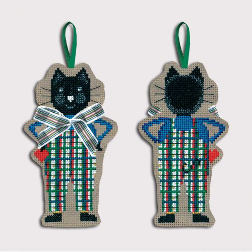 Набор для вышивания:"Black cat with white and green tartan" (Черная кошка в бело-зеленую клетку). Арт 2642