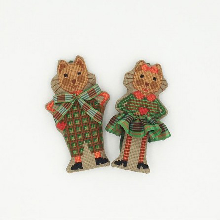 Набор для вышивания:"Cat in skottish tartan Skirt green" (Кошка в клетчатой юбке зеленого цвета). Арт 2637