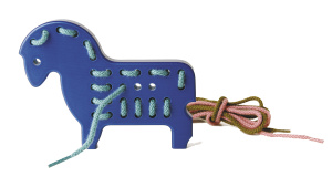 Игрушка детская дизайнерская NAEF BASIC "Schnurpfel-Pony" 3+, дерево, шнуры, цвет синий, 14,5 см. Арт 9706.2