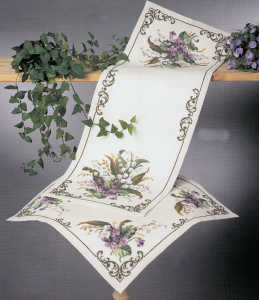 Набор для вышивания салфетки "Лилии и фиалки". Арт 99559