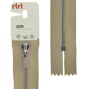 Молния металл, Ni, слайдер Tropf, 4 мм, неразъёмная карманная, 18 см, цвет 2230, светло-бежевый. Арт 3411120/18/2230    