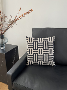 Набор для вышивания подушки "Лабиринт". Арт 2032-1