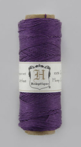 Шнур из пеньки HEMPTIQUE на катушках #10 - 0,5 мм, 62,5 м, 25 г. Арт HS10CO-DRKPUR           