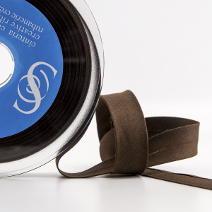 Косая бейка хлопок/полиэстер 20 мм, 25 м, цвет 17, темно-коричневый. Арт 6120-20мм-17            