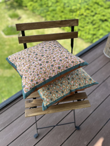 Набор для вышивания подушки "Цветочные мотивы". Арт 2027-4